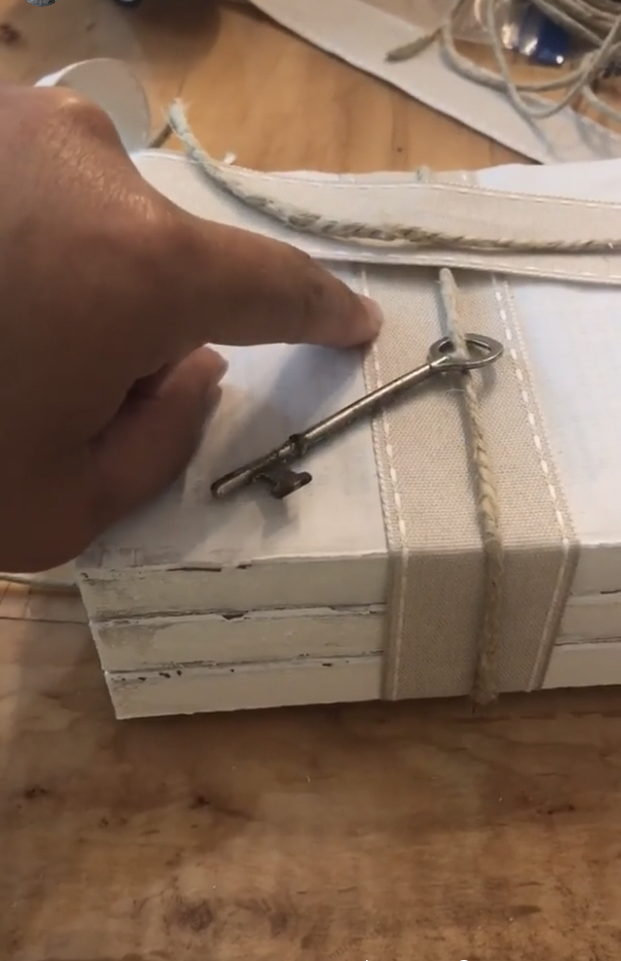 E4B37E0D-5855-40E7-94F6-E66375F75E9A