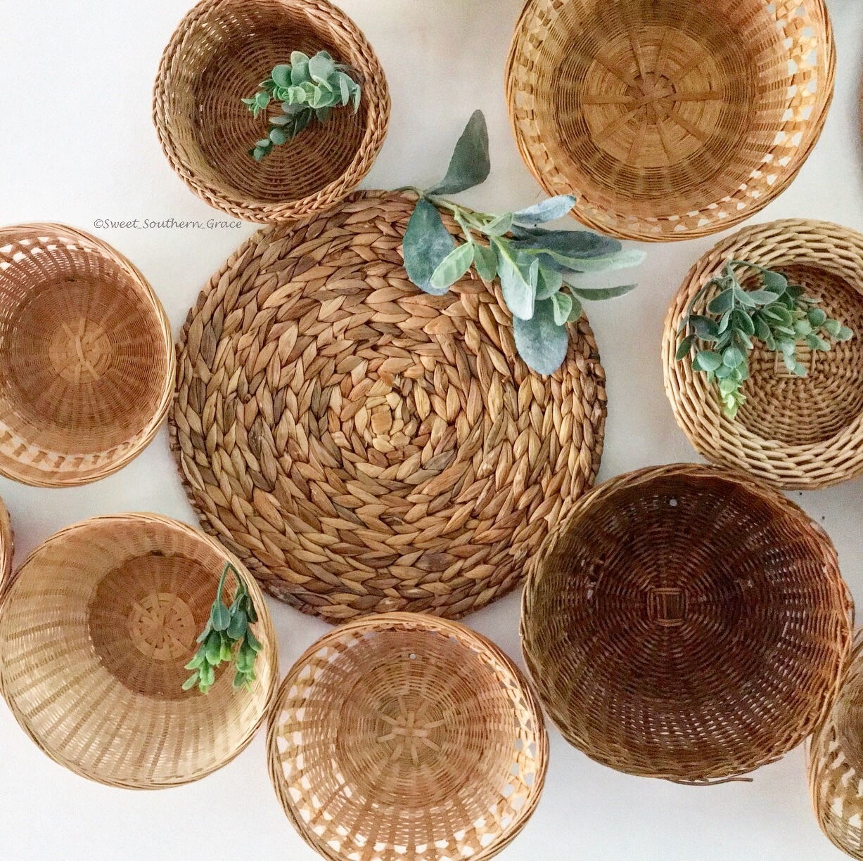 9EEB6AA2-C171-4341-ADE1-1E7B9AB1B099