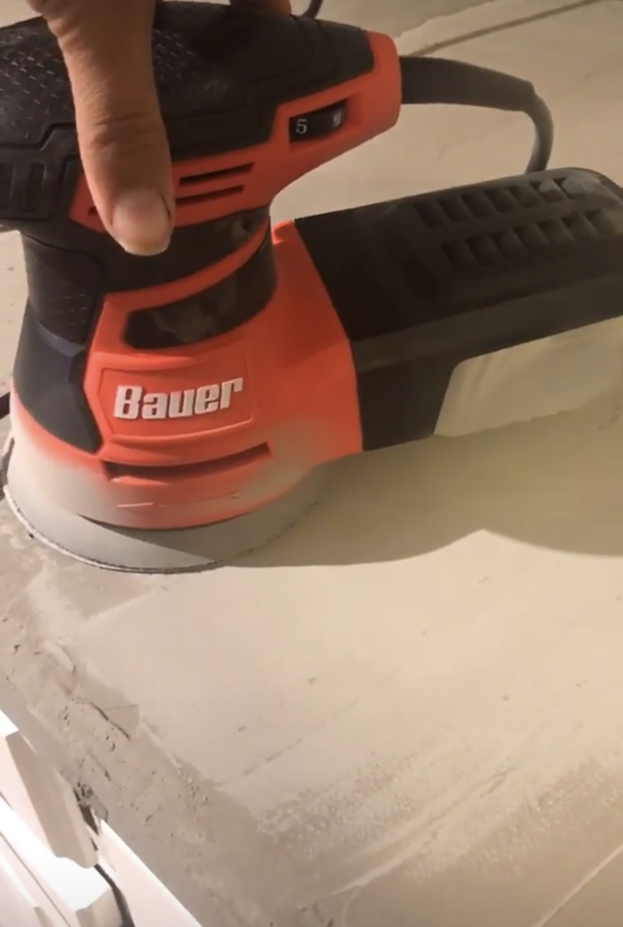 E1E6EA63-27CA-4ABB-BAA9-7B92667E213D