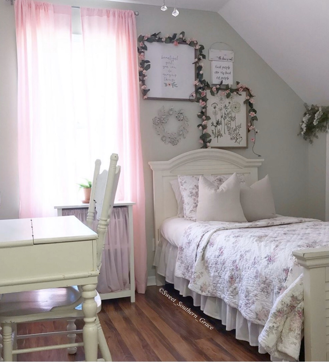 4B0A02E0-8F59-4CEE-A605-6C311F3AC49D