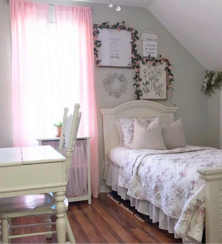 4B0A02E0-8F59-4CEE-A605-6C311F3AC49D