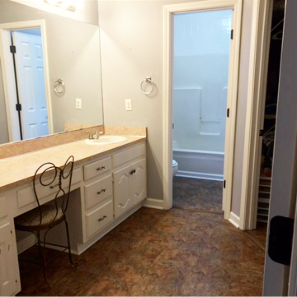 93F6BD61-11E2-4797-96B7-D2C193919854