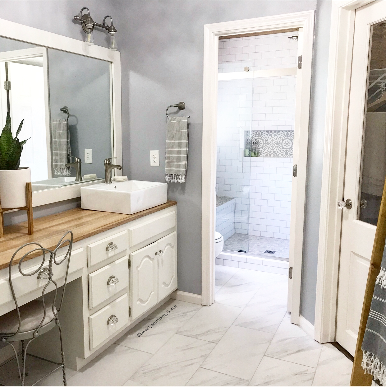 B969DEB7-F9E7-46A1-B2CF-3097085A7A60