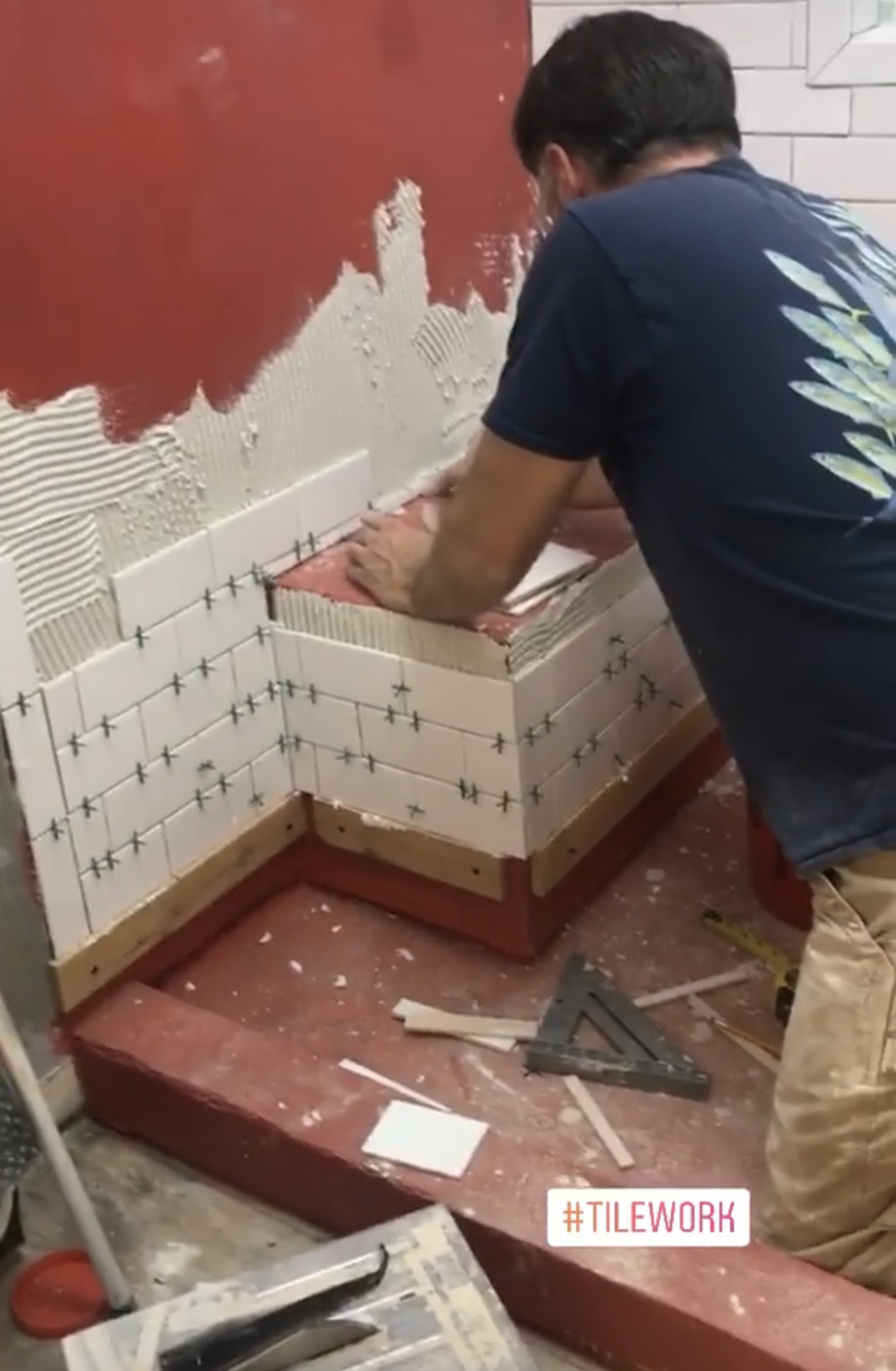 C30D8001-D670-4055-AEF1-1DF43A94AEEA