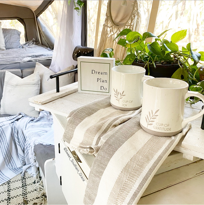 F6FFEB62-46AC-42EE-AFD4-3570E1CD7BC3