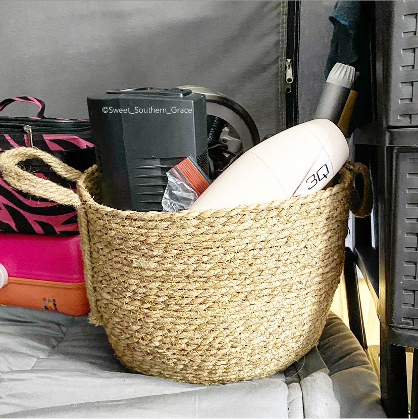 5E0986C5-8916-407D-8B7A-4C50144C1562