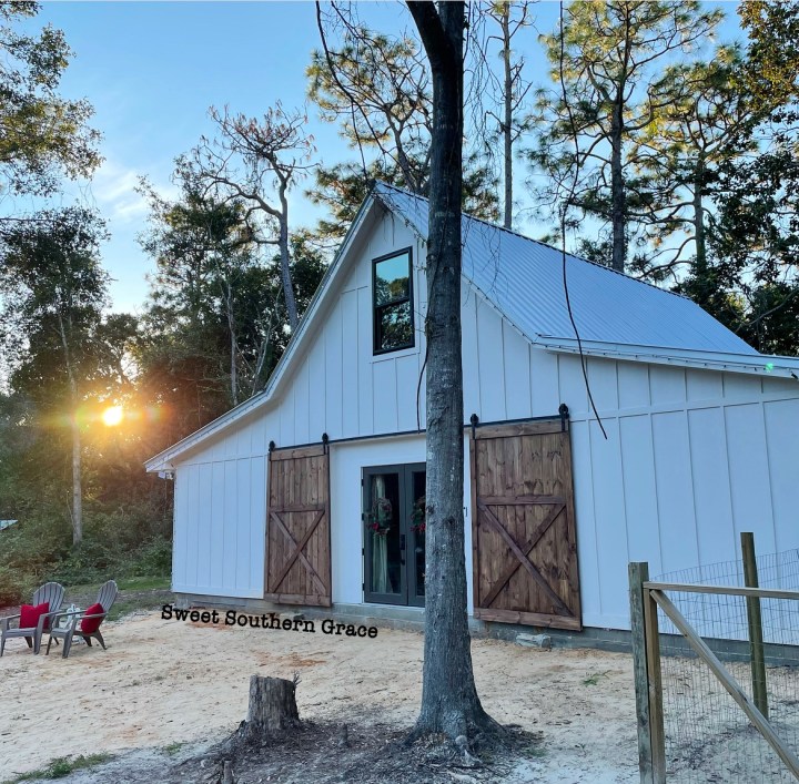 Decorating the Exterior of Our Barndominium for&nbsp;Christmas