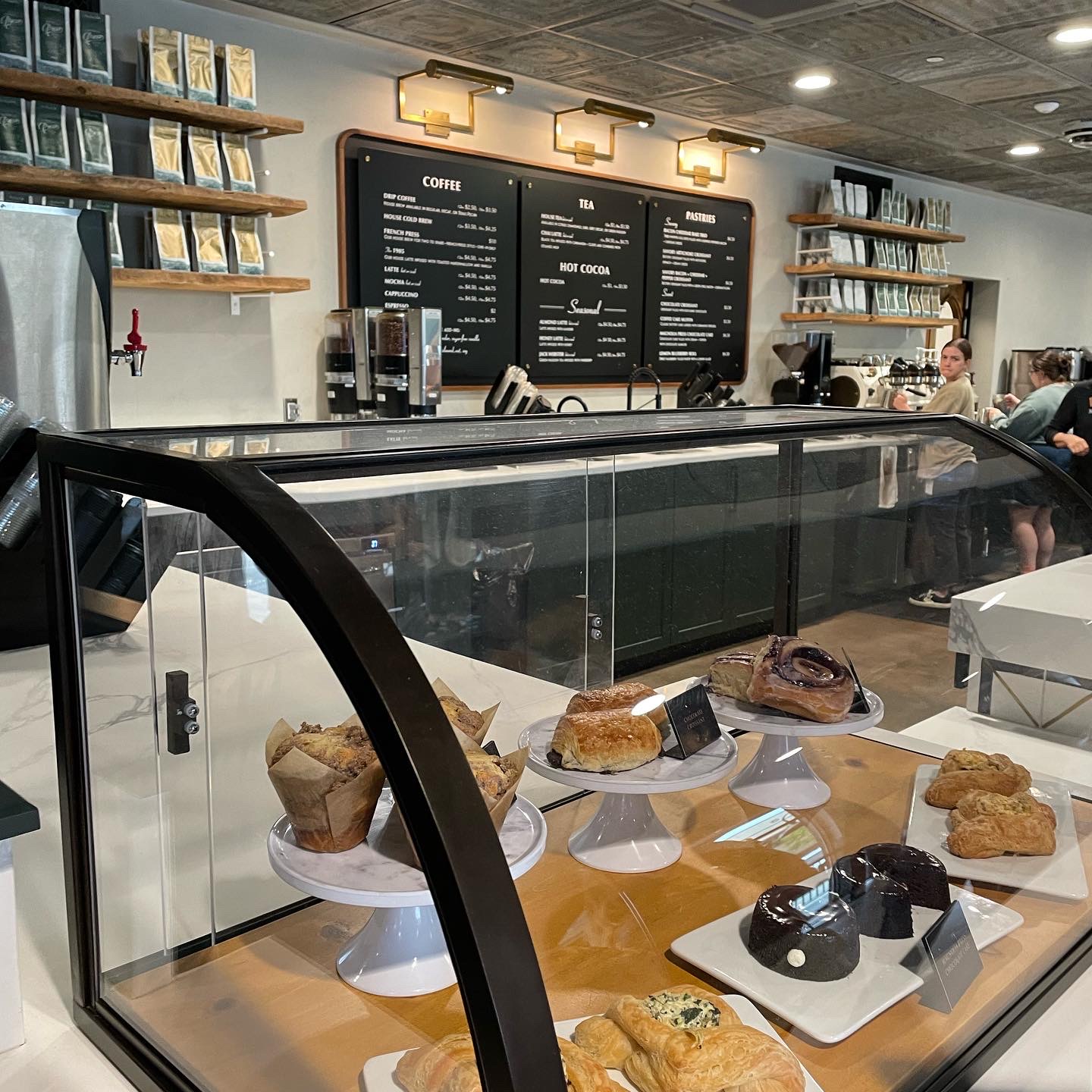 7FAC7D06-20AB-4485-952D-185BBFD03448