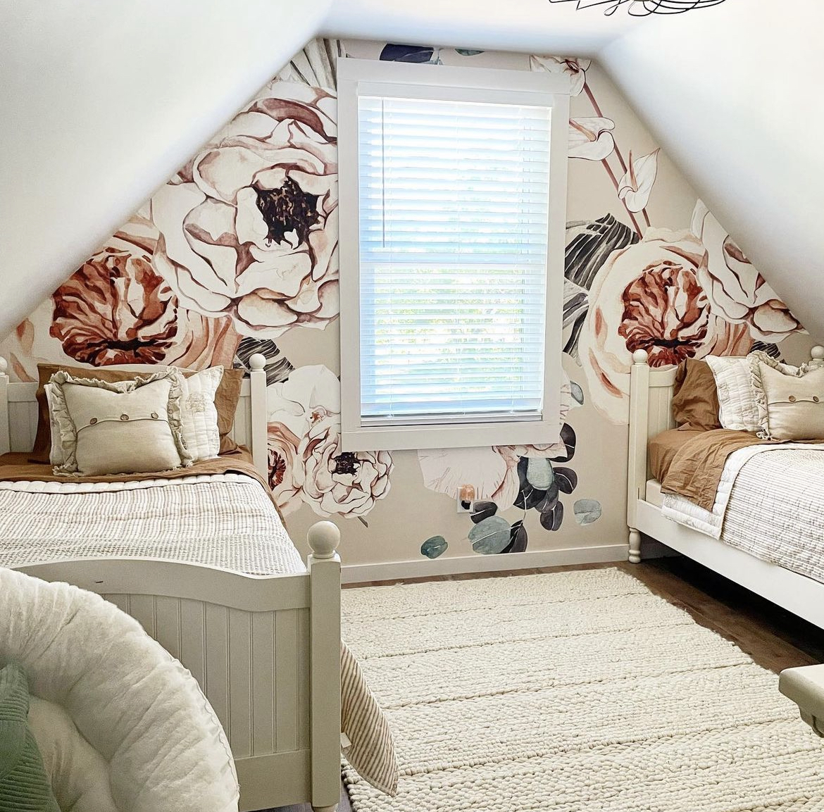 C08CE252-992E-41E0-86F9-0B95B7465EB6