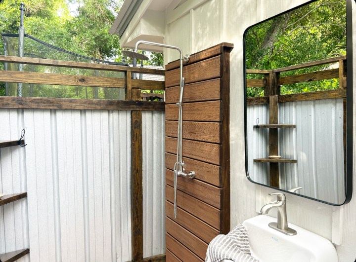 Coastal Farmhouse Outdoor&nbsp;Bathroom